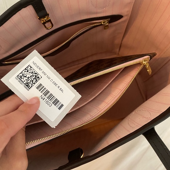 Louis Vuitton Neverfull mm - Picture 13 of 16